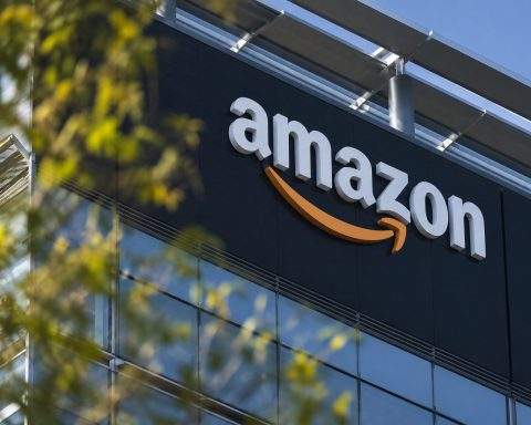 Amazon (NASDAQ:AMZN) Retreat Is 30-Fold Jeff Bezos’ $4 Billion Stock Sale Strategy
