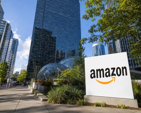 Amazon Stock (AMZN) Slips as AWS Growth Meets a $25.8 Billion Free-Cash-Flow Swing