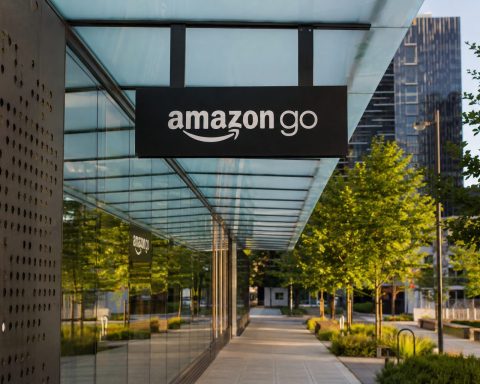 Amazon Stock’s $500 Target Hinges on 5.9x AWS Expansion, Not Streaming Success