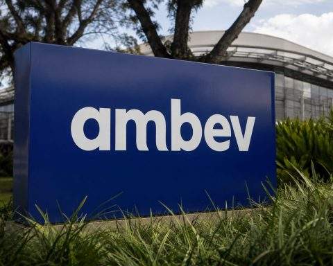 Ambev Shares Slip Over the Week Despite Solid Cash Flow Amid Concerns on Volumes