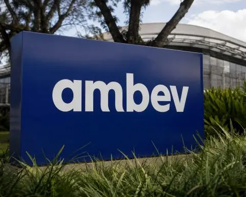 Ambev Shares Slip Over the Week Despite Solid Cash Flow Amid Concerns on Volumes