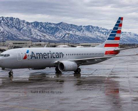 American Airlines Group Inc. (NASDAQ:AAL): $1.6 Billion Fuel Reset Equals 16% of Market Value