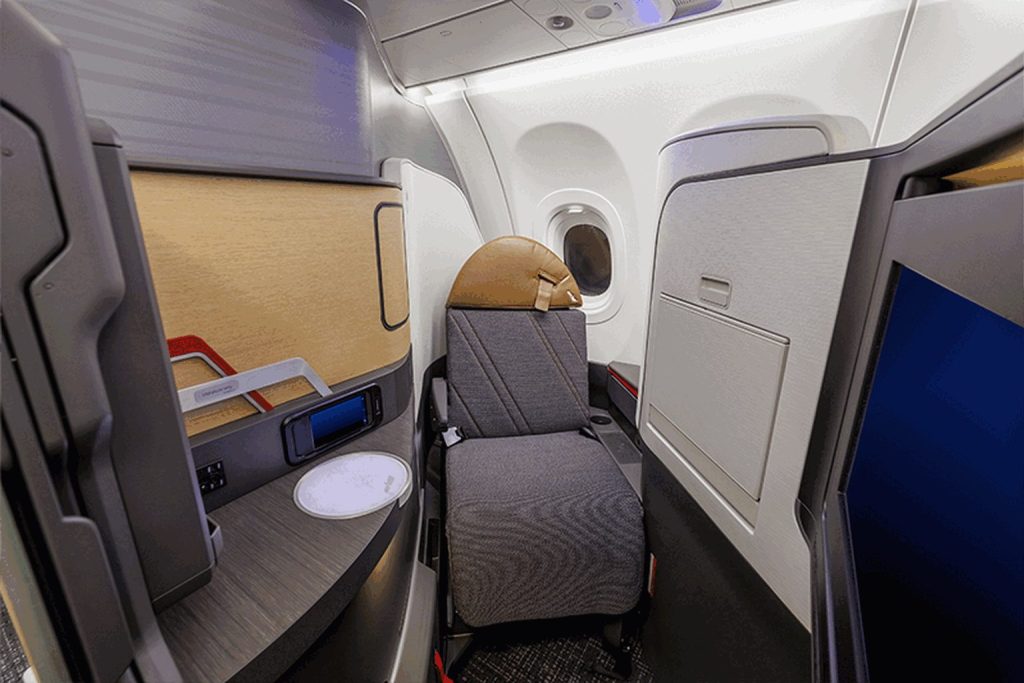 American Airlines Shares Fall 0.6% While Carrier Adds Seven Routes, Faces 2.7% Operating Margin Pressure American Airlines Shares Fall 0.6% While Carrier Adds Seven Routes, Faces 2.7% Operating Margin Pressure