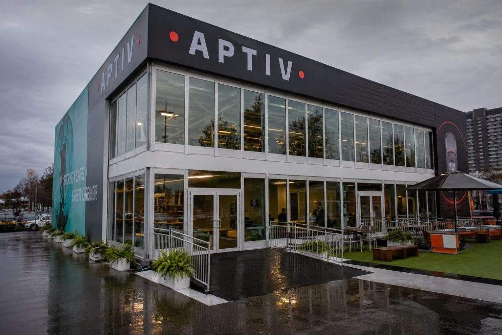 Aptiv PLC (NYSE:APTV) stock sinks 16.6% as guidance cut tests post-spin growth case