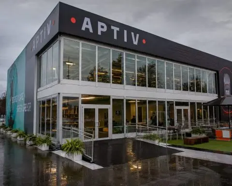 Aptiv PLC (NYSE:APTV) stock sinks 16.6% as guidance cut tests post-spin growth case