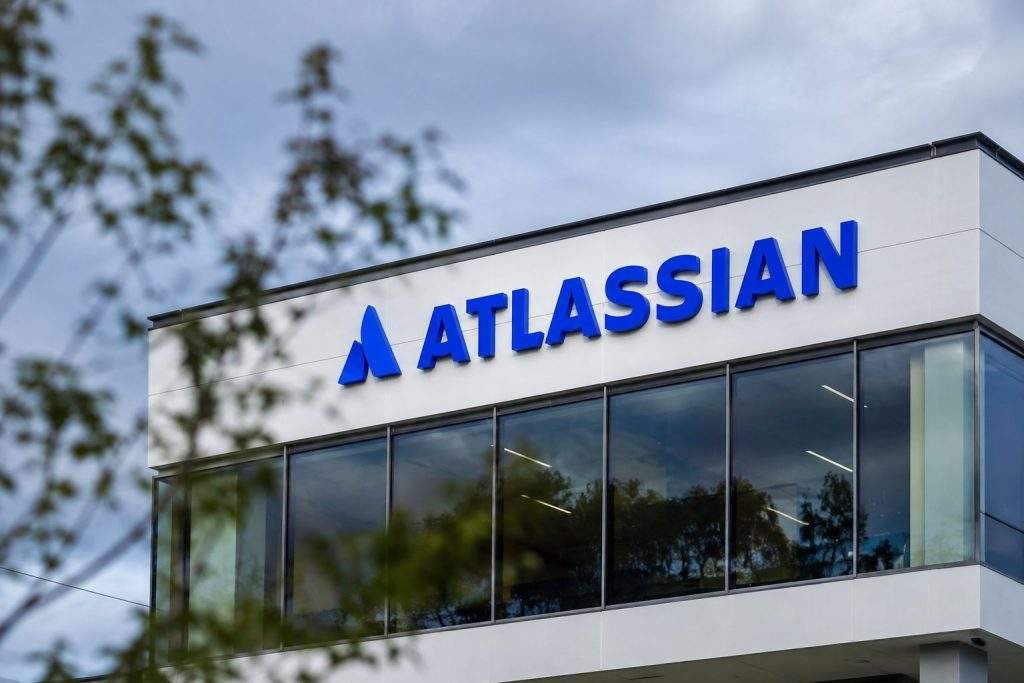 Atlassian (NASDAQ:TEAM) surges 35% in after-hours as cloud revenue lifts results despite Data Center slowdown