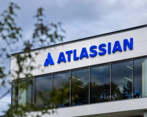 Atlassian (NASDAQ:TEAM) surges 35% in after-hours as cloud revenue lifts results despite Data Center slowdown