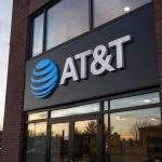 AT&T Inc. (NYSE:T) Shares Fall 3.6% This Week with Treasury Yield Close to Dividend Rate