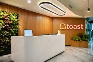 Toast Shares Dip Post-Market Despite Beating Revenue Estimates as Hardware Inventory Weighs on Cash Flow