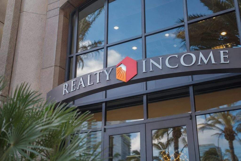 Realty Income (NYSE:O) Stock: Private Buyers Exert Pressure Amid Tightening Acquisition Margins Realty Income (NYSE:O) Stock: Private Buyers Exert Pressure Amid Tightening Acquisition Margins