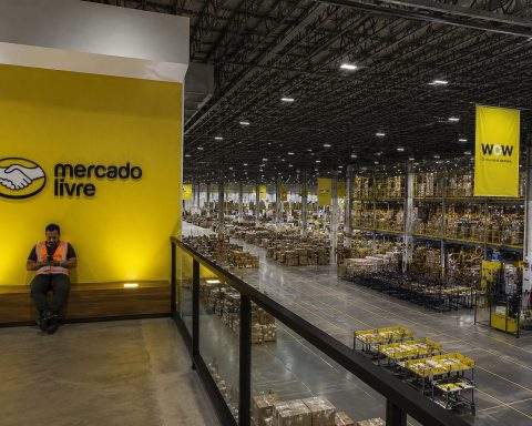 MercadoLibre (NASDAQ:MELI) Shares Rise 4% Pre-Q2 Despite 22% Slide in EPS Estimates