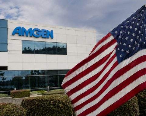 Amgen (NASDAQ:AMGN) raises 2026 guidance as five key brands counter $772 million decline