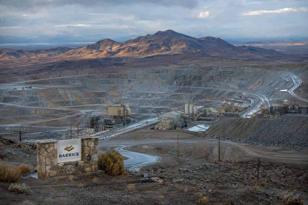 Barrick (NYSE:B) Slides 5% as Cost Miss Overshadows $1.95 Billion Nevada Deal Barrick (NYSE:B) Slides 5% as Cost Miss Overshadows $1.95 Billion Nevada Deal