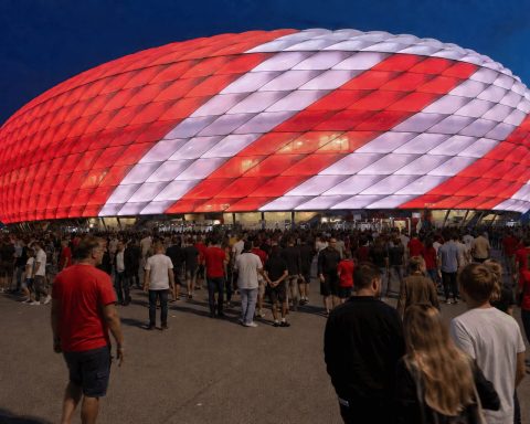Bayern vs VfB Stuttgart: 5-1 Opener Turns U.S. Search Interest Into a Brand-Demand Test