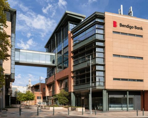 Bendigo Bank takes 9% cash earnings hit from risk remediation, posts profit recovery