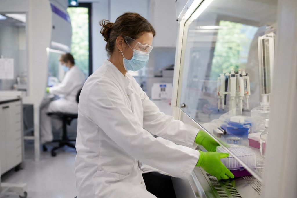 BioNTech Shares Drop 6.6% After Board Terminates Colorectal Cancer Vaccine Study