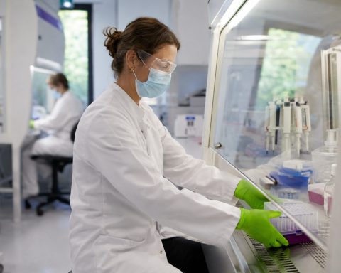 BioNTech Shares Drop 6.6% After Board Terminates Colorectal Cancer Vaccine Study