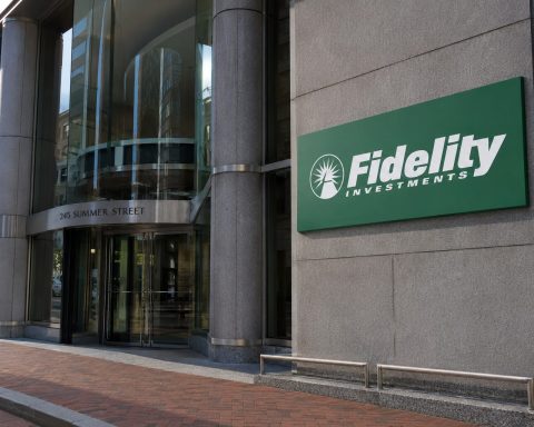 BlackRock Secures 82% of Inflows as Fidelity Bitcoin ETF Gathers $64.7 Million