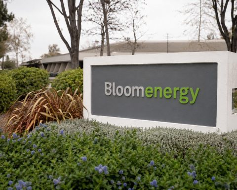 Bloom Energy Stock Rebounds, but a 42% Drawdown Tests Its AI Valuation
