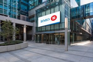 BMO Stock Falls 3.5% Before Earnings as Analyst Target Leaves Just 0.6% Upside