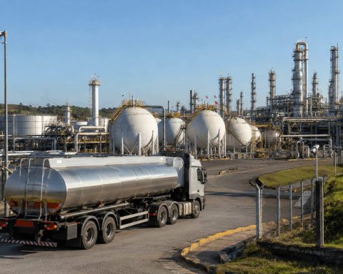 Braskem Shares Rise 10.8% After Petrobras Increases Credit Facility to R$2.35 Billion
