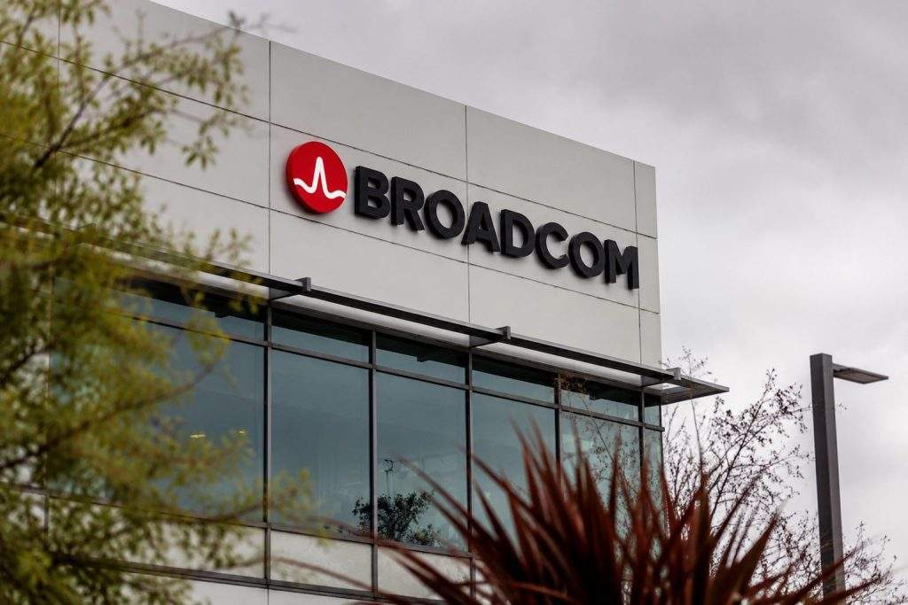 Broadcom Inc. (NASDAQ:AVGO) Shares Rise 7% as $128 Billion AI Deals Spotlight Funding Concerns