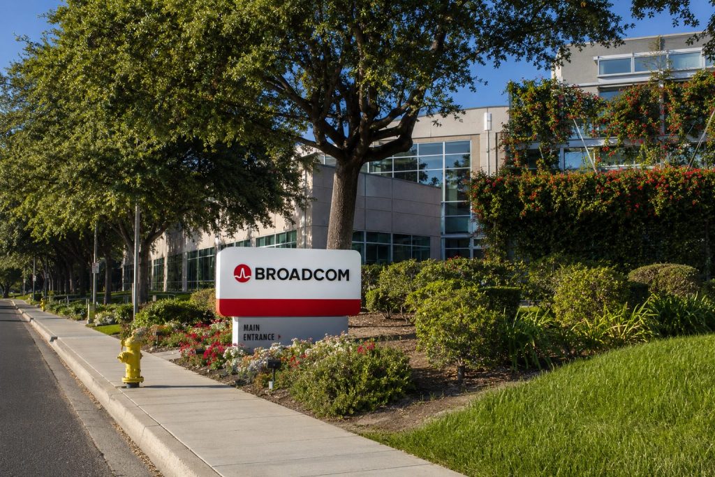 Broadcom Shares Exposed to Google Supplier Concerns as $370 Billion in AI Funding Projected Broadcom Shares Exposed to Google Supplier Concerns as $370 Billion in AI Funding Projected