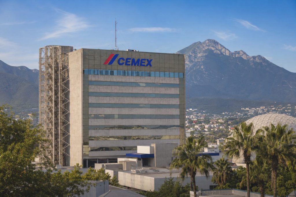 Cemex Stock: Peso at 17 Signals 8% Translation Benefit Against Guidance