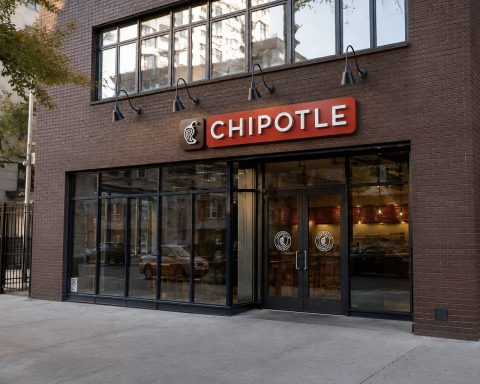 Chipotle Shares (CMG) Decline as Jalapeño Recall Challenges Traffic Rebound