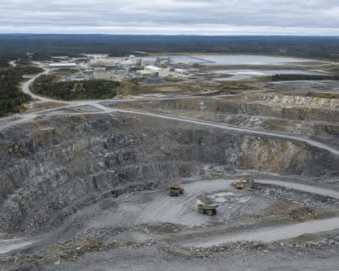 Coeur Mining Stock Falls 4.9%, Erasing $1.1 Billion as Metals Slide