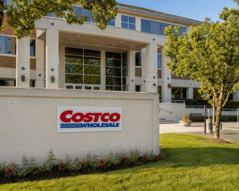 Costco Shares Unaffected After $14 Million Email Lawsuit Settlement Equals 0.6% of Quarterly Earnings