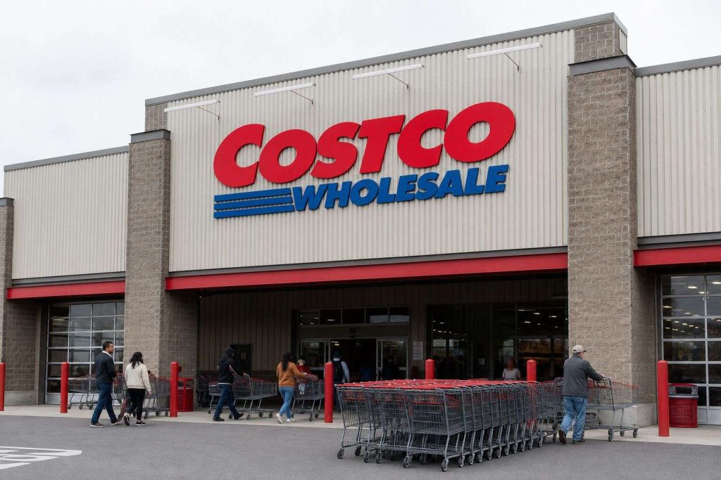 Costco Stock Slips 0.4% as 47x P/E Tests 10.7% Sales Growth Costco Stock Slips 0.4% as 47x P/E Tests 10.7% Sales Growth