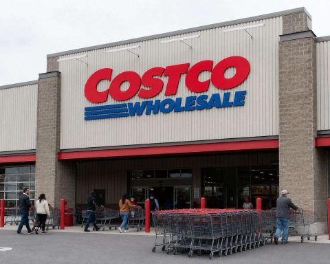 Costco Stock Slips 0.4% as 47x P/E Tests 10.7% Sales Growth