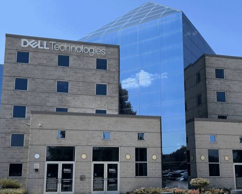 Dell Shares Gain 1% Ahead of Results with $60 Billion AI-Server Goal Subject to 10% Fluctuation