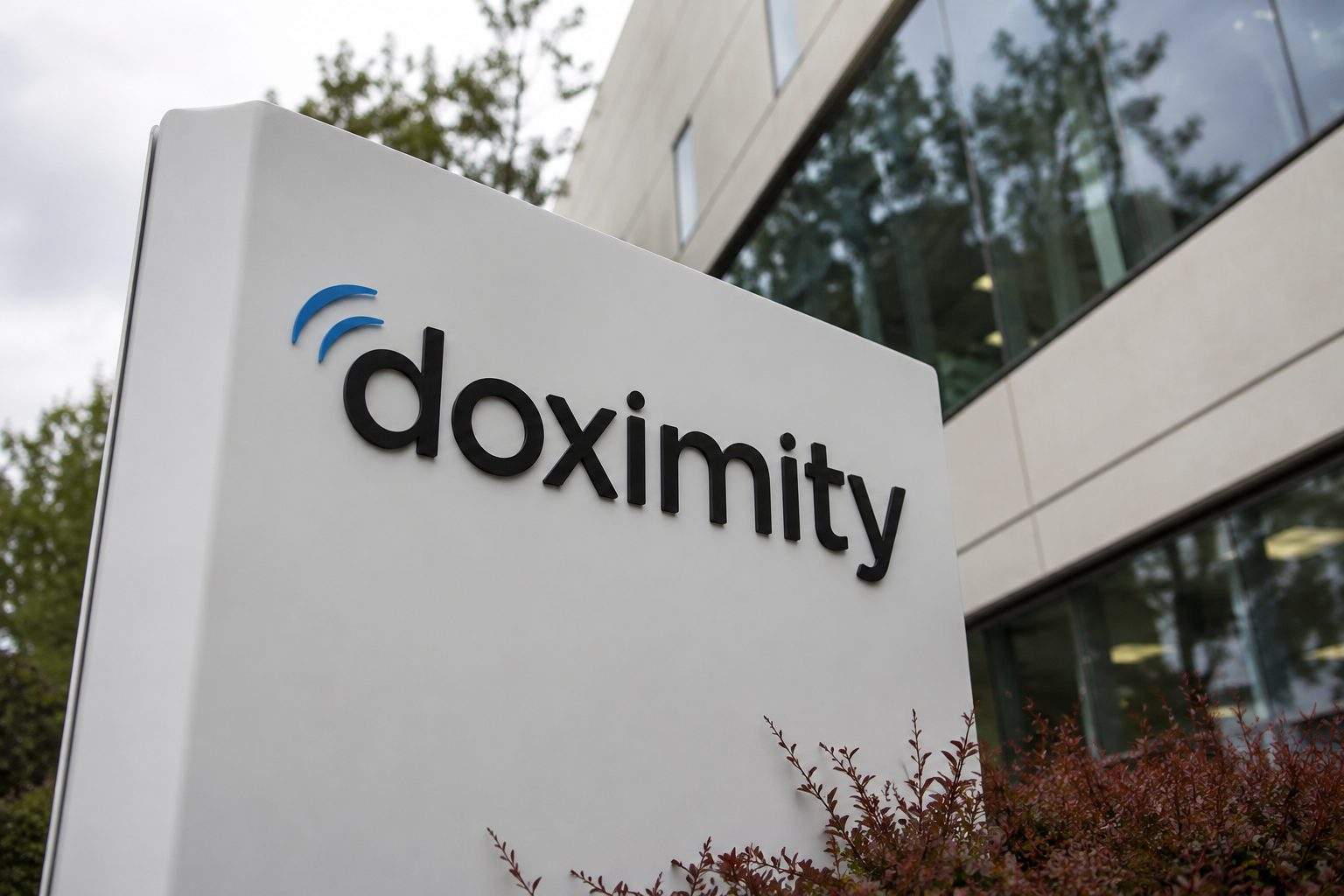 Doximity (NYSE:DOCS) Shares Surge 33% in NYSE Premarket, AI Update Seen Boosting Value by $1.2 Billion Doximity (NYSE:DOCS) Shares Surge 33% in NYSE Premarket, AI Update Seen Boosting Value by $1.2 Billion