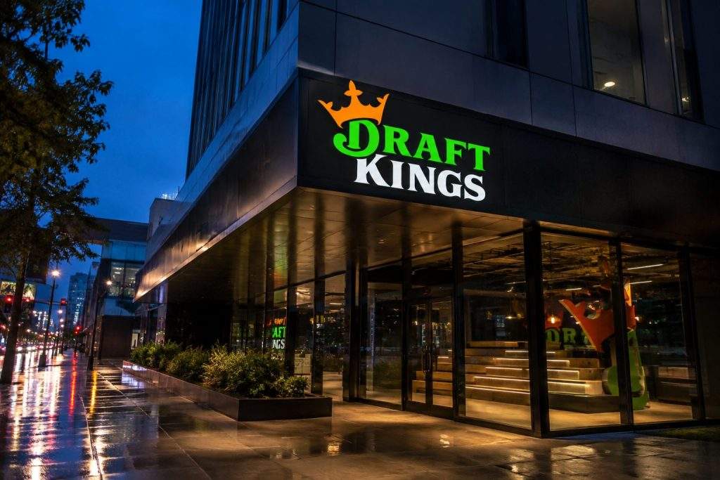 DraftKings Inc. (NASDAQ:DKNG) surges 8% as analysts say half-point margin boost could offset Q2 shortfall