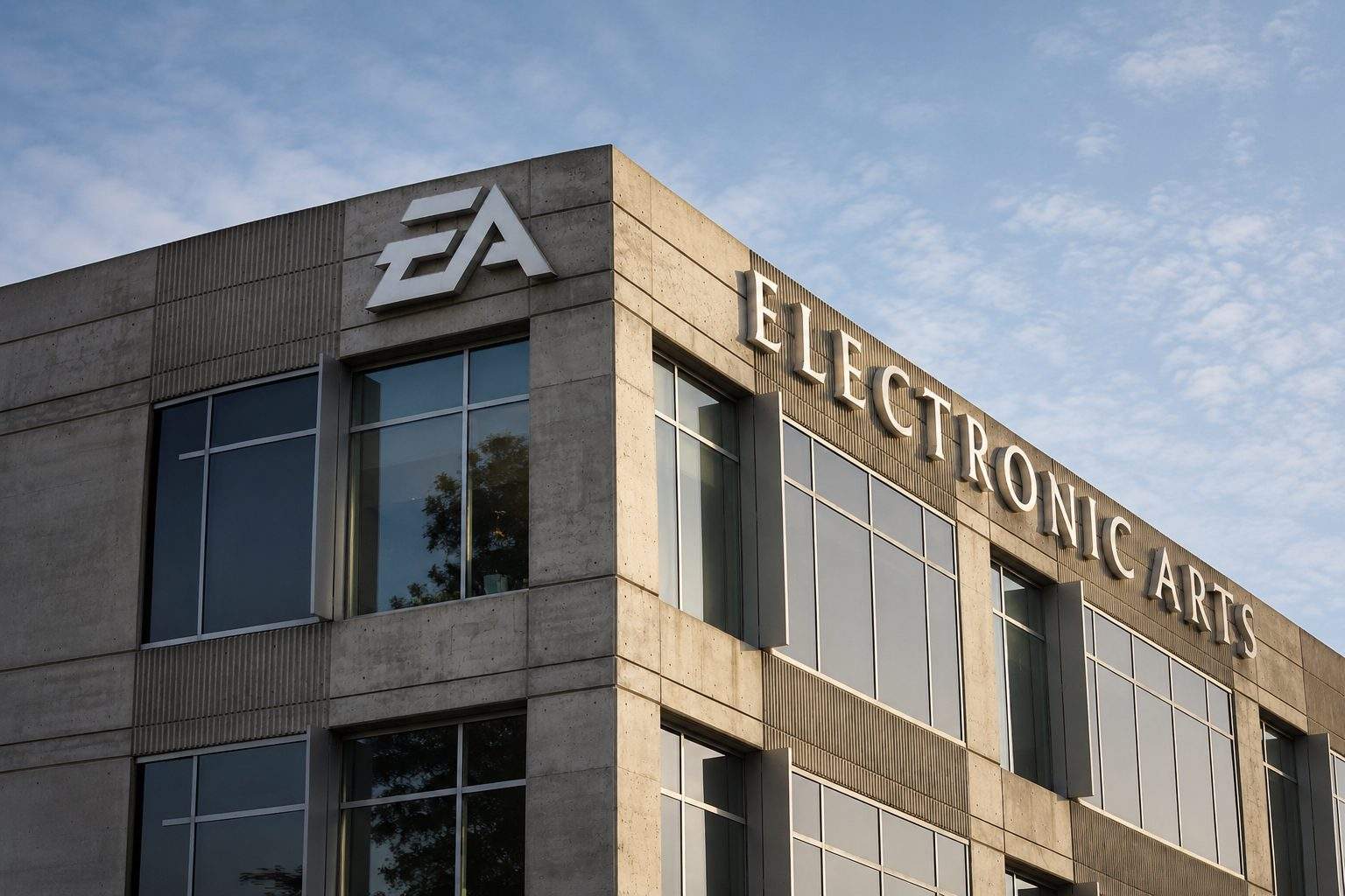 Electronic Arts (NASDAQ:EA) sells for $210, handing over $505 million yearly coupon hurdle to acquirers Electronic Arts (NASDAQ:EA) sells for $210, handing over $505 million yearly coupon hurdle to acquirers