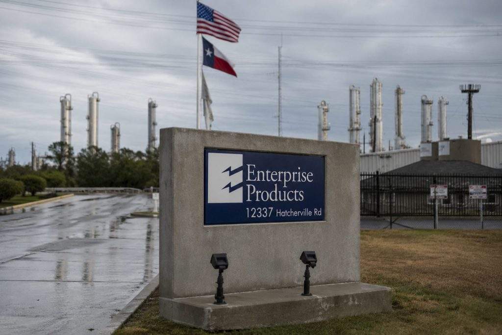 Enterprise Products Partners (NYSE:EPD) Posts Q2 Cash Flow Covering Most Capex and Distributions