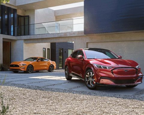 Ford Shares Dip 0.5% After Adjusted Profit of $2.5 Billion Overshadows $1.3 Billion Loss