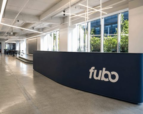 Fubo Stock Rises 1% Amid Surge in NFL Searches and 93% Content-Cost Pressure