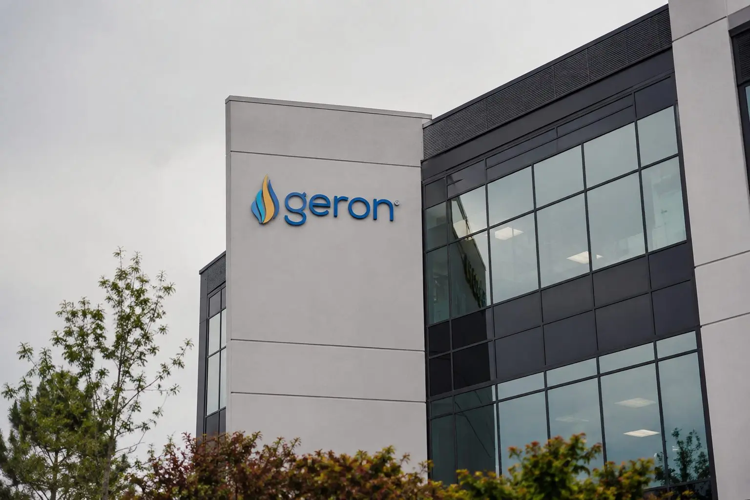 Geron (NASDAQ:GERN) rises as Rytelo sales move guidance midpoint within range