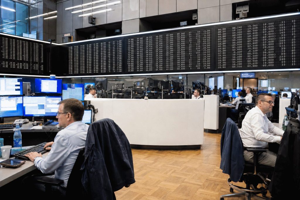 Global Markets Morning: Stocks Advance Despite China Data; Rate-Hike Bets Slip to 30%
