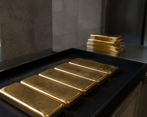 Gold Climbs to Highest Level in Nine Weeks as Renewed Chinese Demand Revives $4,500 Target