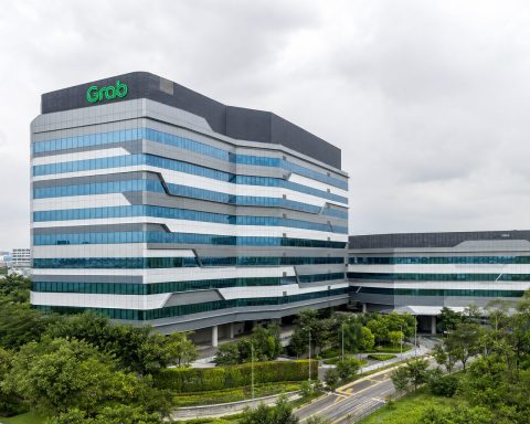 Grab Shares Surge to Twice Normal Volume; Buyback Accounts for 4.9% of Market Cap