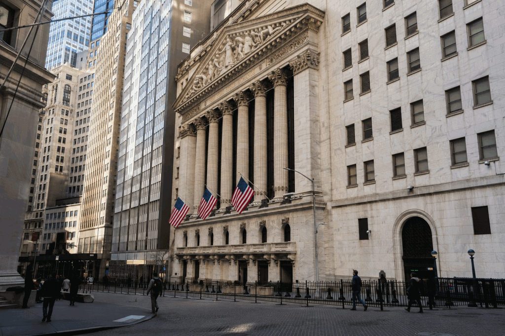 Health-Care ETF Pulls Back From Record High as Losses in Smaller XLV Holdings Offset Gains Among Top Components Health-Care ETF Pulls Back From Record High as Losses in Smaller XLV Holdings Offset Gains Among Top Components