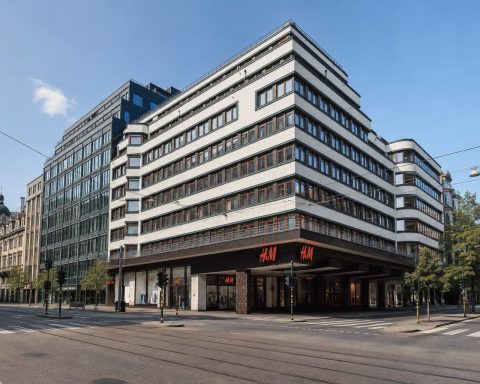 H&M shares climb 3.1% after insider purchase of SEK 544 million challenges sell consensus