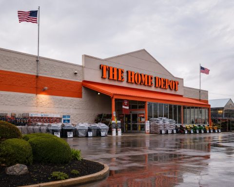 Home Depot Beats Estimates but Loses $1.5 Billion as Transactions Keep Falling