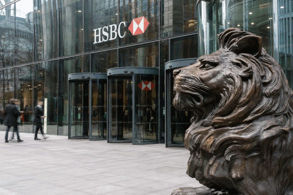 HSBC holds £45 million share buyback as analysts estimate a 1.3% downside to 1,502p