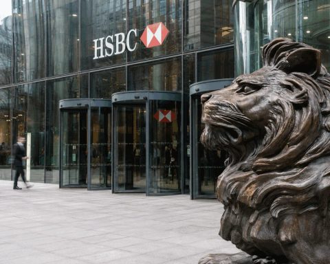 HSBC holds £45 million share buyback as analysts estimate a 1.3% downside to 1,502p