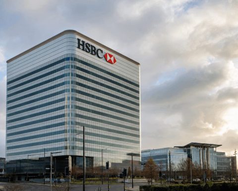 HSBC Shares Outpace UK Rivals, Backed by Buybacks and 25% Valuation Edge